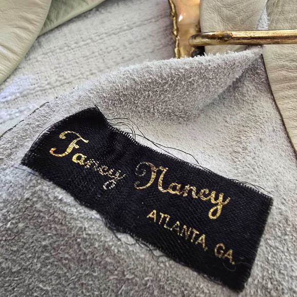 Fancy Nancy - Vintage Belt with Beautifully Detailed Metal Work & Large Quartz - Picture 7 of 10